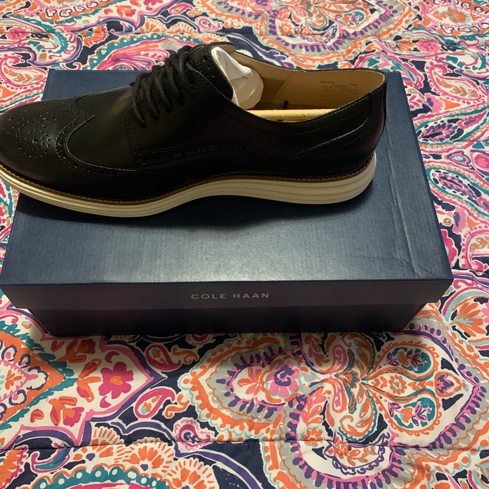 Cole Haan grand tour the fusion of style and engineering for enhanced comfort. - Picture 3 of 10